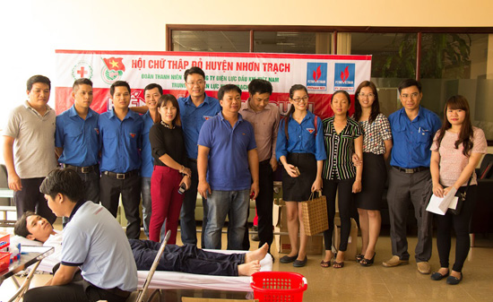 NT2: Đoàn thanh niên hưởng ứng chương trình: “Hành trình đỏ – Kết nối dòng máu Việt” năm 2015 của hội chữ thập đỏ huyện Nhơn Trạch