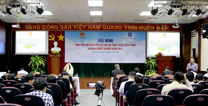 Hội nghị Biến đổi khí hậu và phát triển bền vững tại NT2