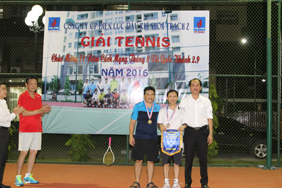 nt2, hoi thao tennis, Hoang Xuan Quoc