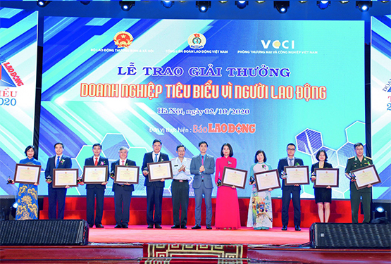 NT2 là 1 trong 10 doanh nghiệp được nhận bằng khen của TLĐLĐVN nt2,dnvnld,h2