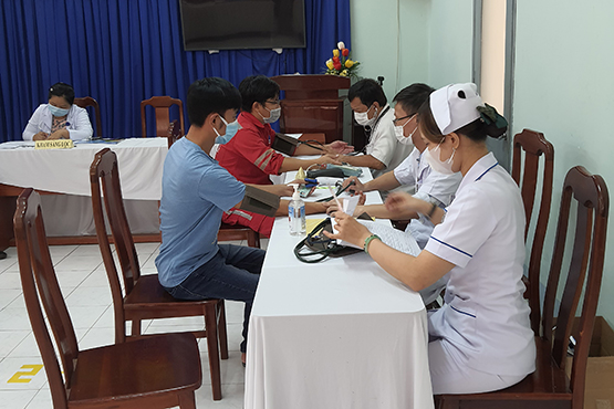 Người lao động NT2 được tiêm vắc xin Covid-19 nt2.cv,h2